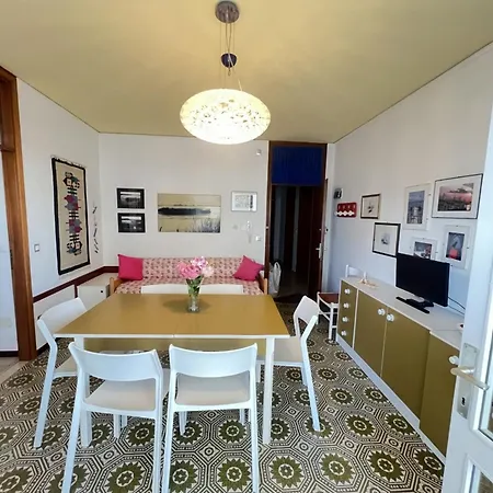 Apartment Spacious Beachfront With Terrace *