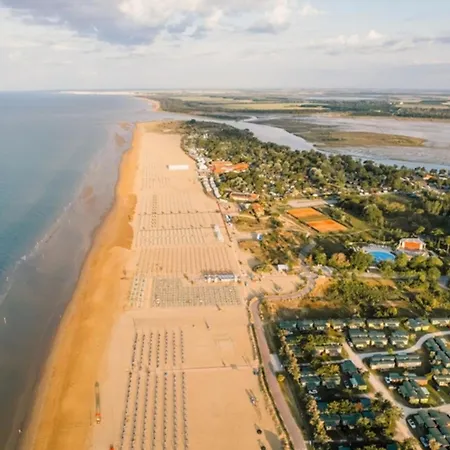 Apartment Spacious Beachfront With Terrace Bibione