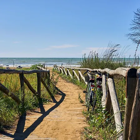 Spacious Beachfront With Terrace Bibione
