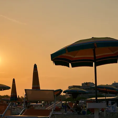 Spacious Beachfront With Terrace Bibione